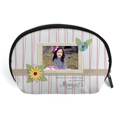 Pouch (l) : Moments