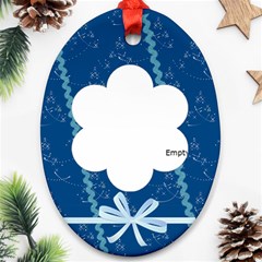 snowflakeovalorn - Ornament (Oval)