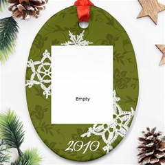 2010 - Ornament (Oval)