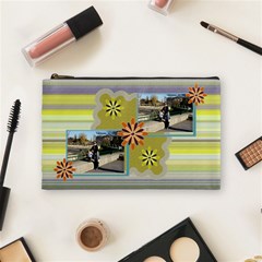 Flowers cosmetic bag - medium - Cosmetic Bag (Medium) Flowers cosmetic bag - medium - Cosmetic Bag (Medium)